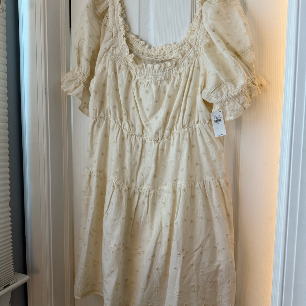 Old Navy Cream Dress with pockets